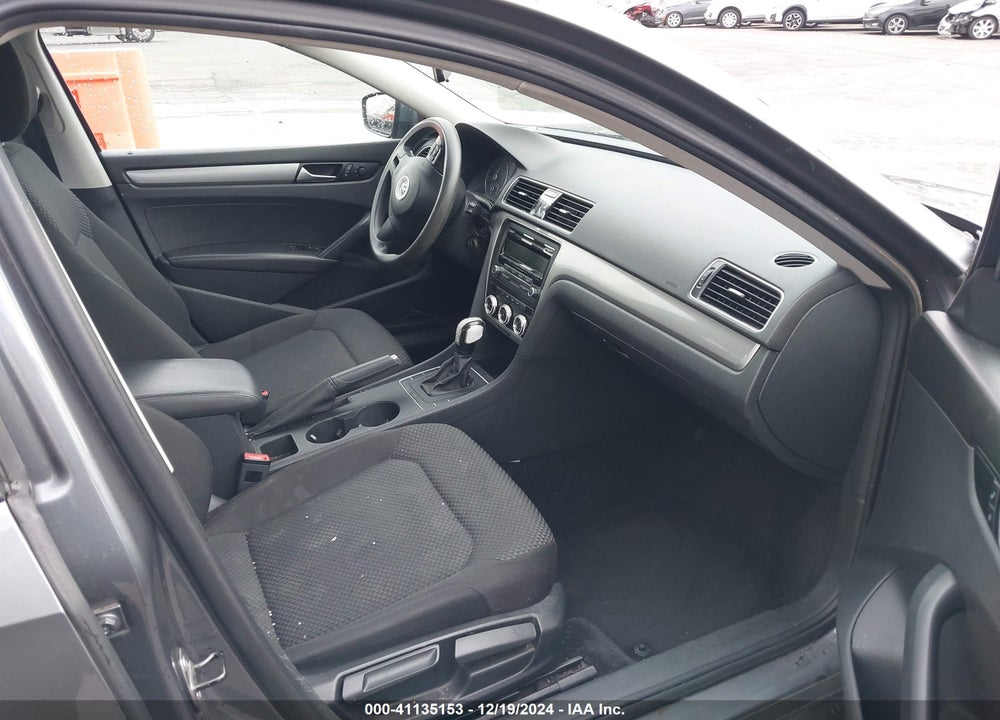 2014 VOLKSWAGEN PASSAT 1.8T S VIN: 1VWAT7A31EC087715