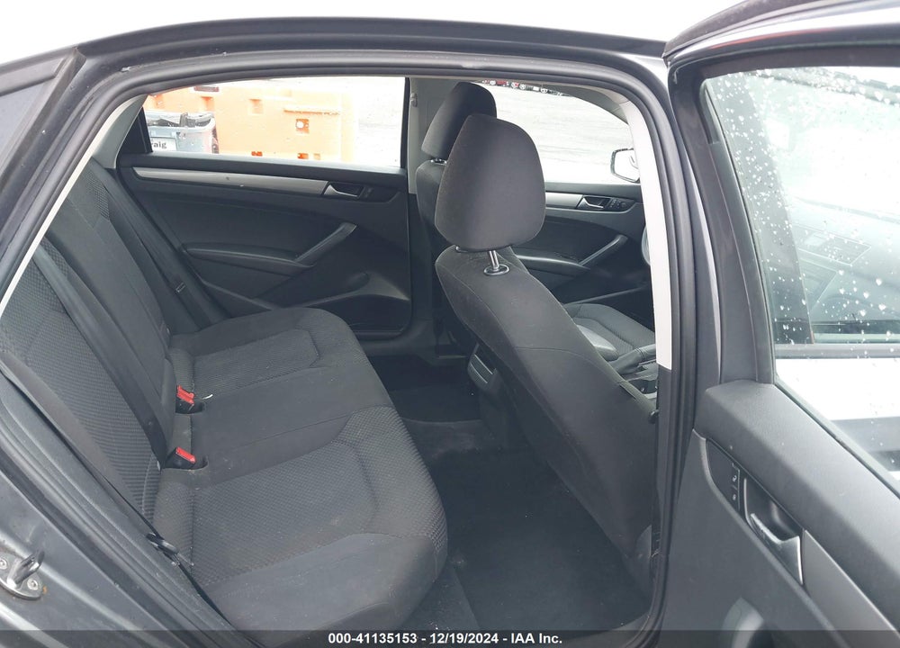 2014 VOLKSWAGEN PASSAT 1.8T S VIN: 1VWAT7A31EC087715