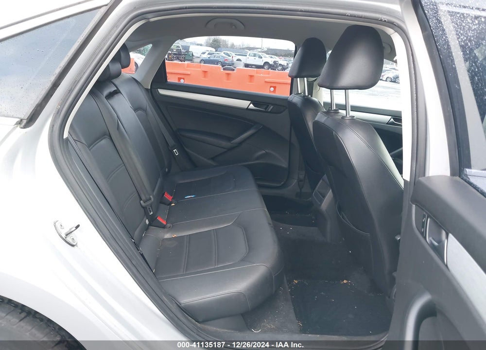 2012 VOLKSWAGEN PASSAT VIN: 1VWBP7A31CC049763