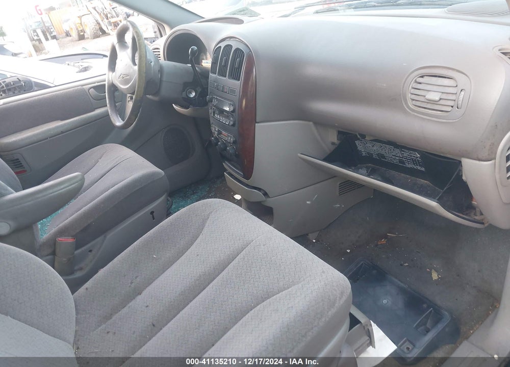 2001 CHRYSLER TOWN & COUNTRY LX VIN: 2C8GP44G11R116094