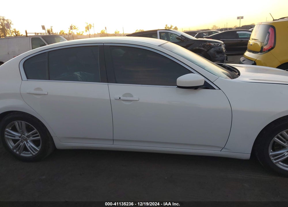 2015 INFINITI Q40 VIN: JN1CV6AP1FM501142