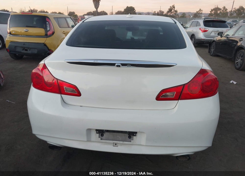 2015 INFINITI Q40 VIN: JN1CV6AP1FM501142
