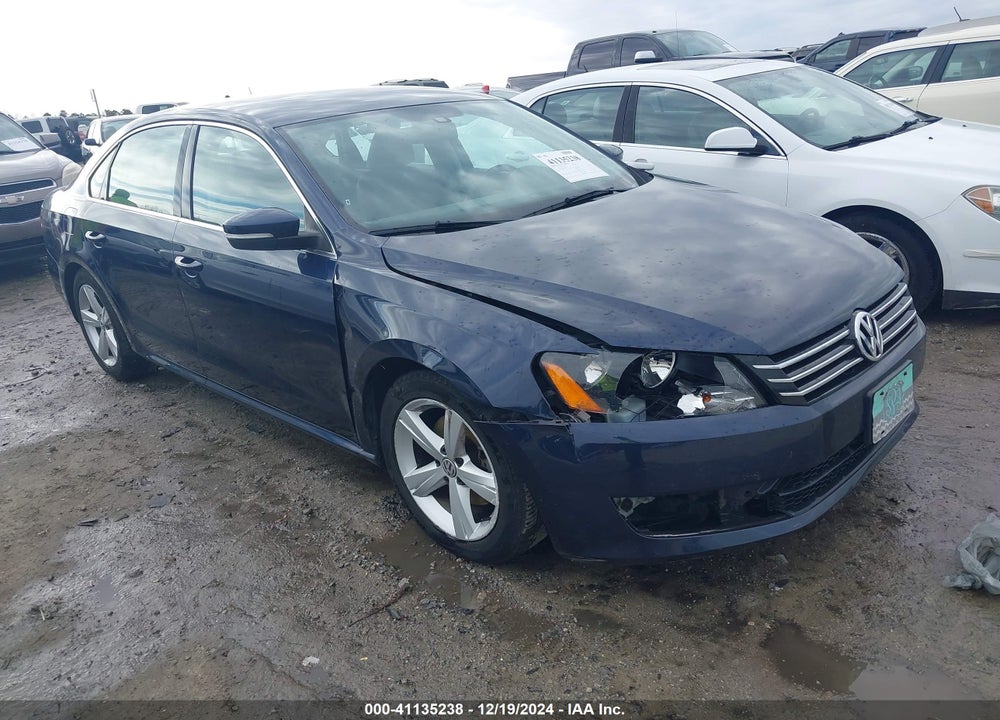 2013 VOLKSWAGEN PASSAT 2.5L SE VIN: 1VWBP7A37DC097561
