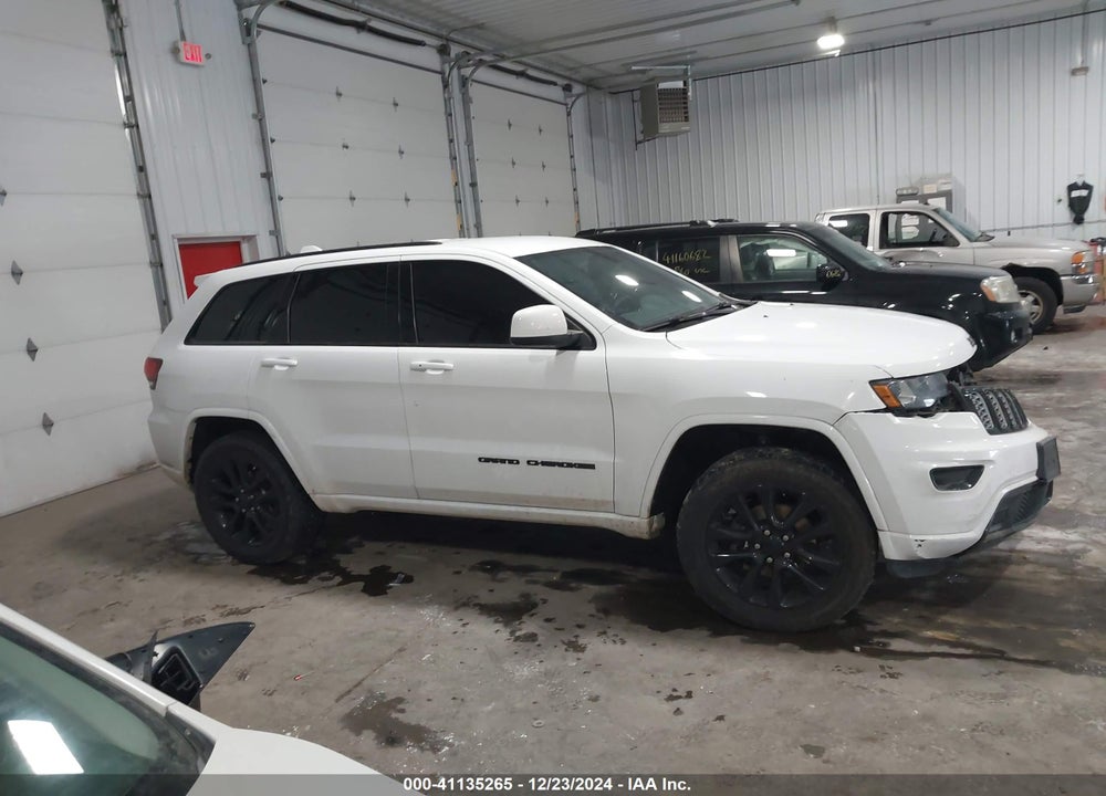 2017 JEEP GRAND CHEROKEE ALTITUDE 4X4 VIN: 1C4RJFAG0HC899794