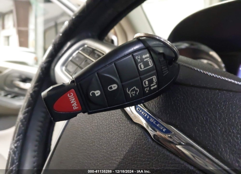 2014 CHRYSLER TOWN & COUNTRY TOURING VIN: 2C4RC1BG3ER292223