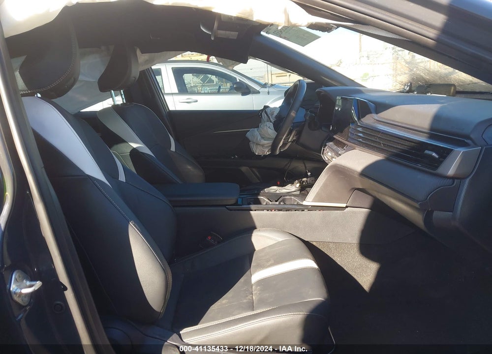 2025 TOYOTA CAMRY SE VIN: 4T1DAACKXSU020815