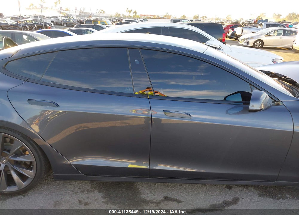 2018 TESLA MODEL S VIN: 5YJSA1E27JF295686