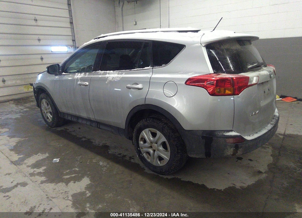 2015 TOYOTA RAV4 LE VIN: 2T3BFREV9FW341501
