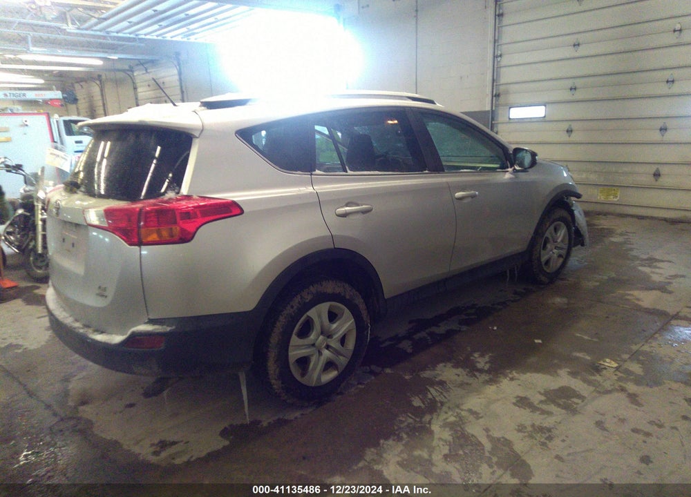 2015 TOYOTA RAV4 LE VIN: 2T3BFREV9FW341501