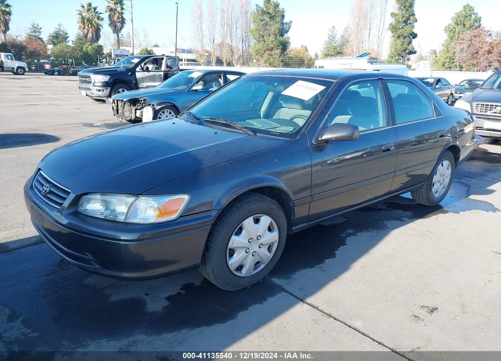 2000 TOYOTA CAMRY LE VIN: JT2BG22K1Y0394188