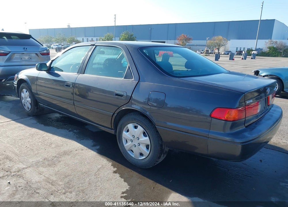 2000 TOYOTA CAMRY LE VIN: JT2BG22K1Y0394188