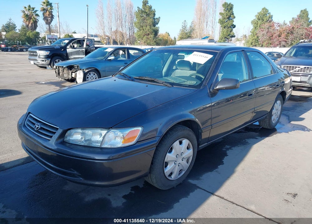 2000 TOYOTA CAMRY LE VIN: JT2BG22K1Y0394188