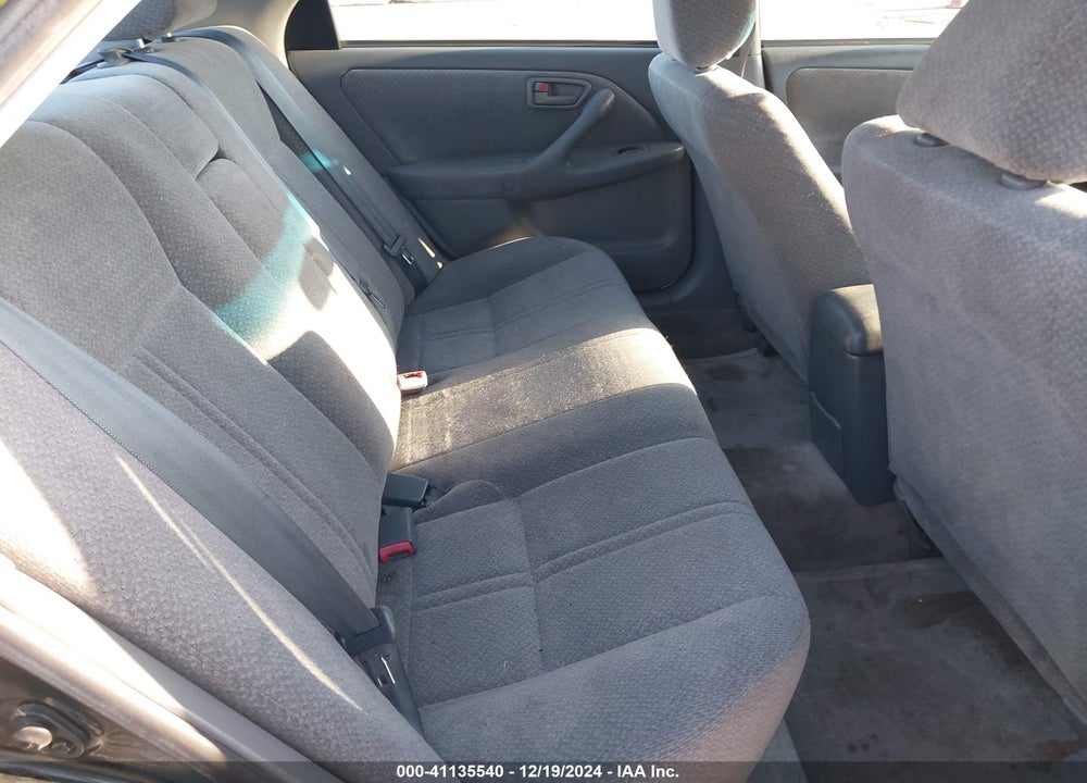 2000 TOYOTA CAMRY LE VIN: JT2BG22K1Y0394188