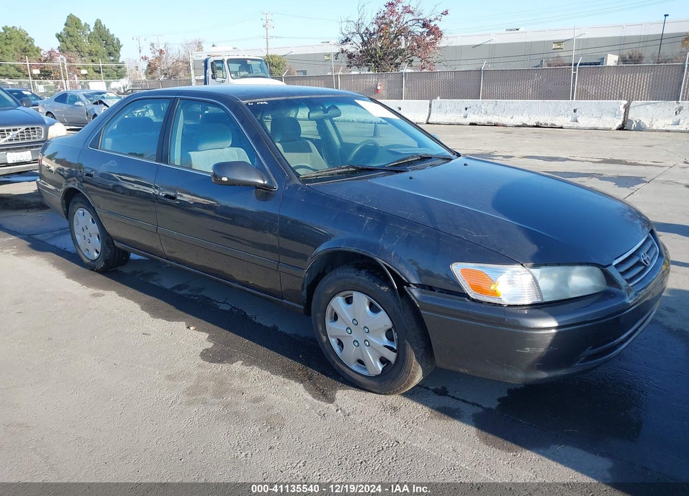 2000 TOYOTA CAMRY LE VIN: JT2BG22K1Y0394188