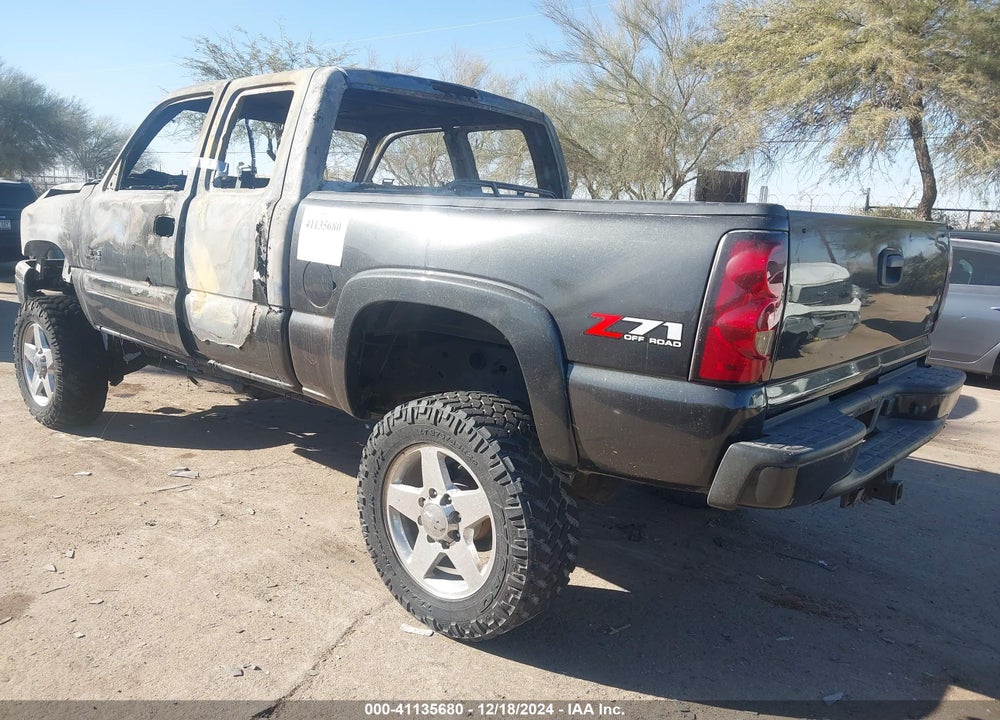 2004 CHEVROLET SILVERADO 2500HD LS VIN: 1GCHK29224E402222