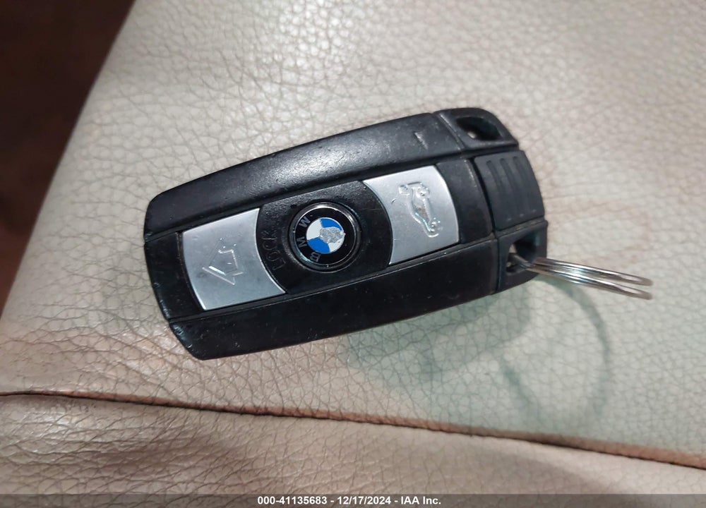 2008 BMW 528I VIN: WBANU53598CT01100