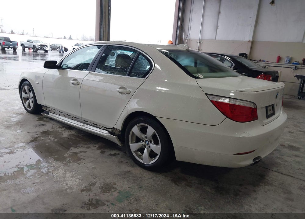 2008 BMW 528I VIN: WBANU53598CT01100