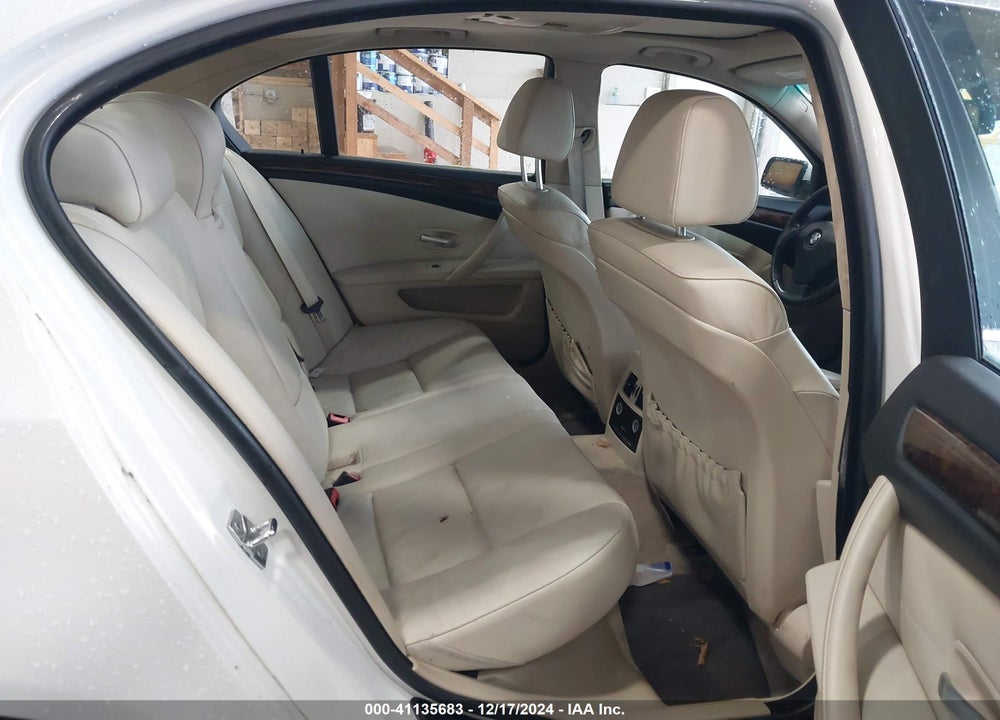 2008 BMW 528I VIN: WBANU53598CT01100