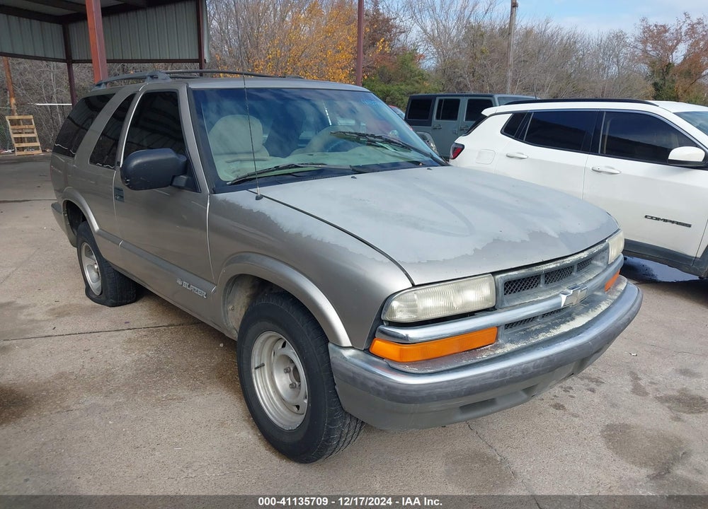 2001 CHEVROLET BLAZER LS VIN: 1GNCS18W41K155833