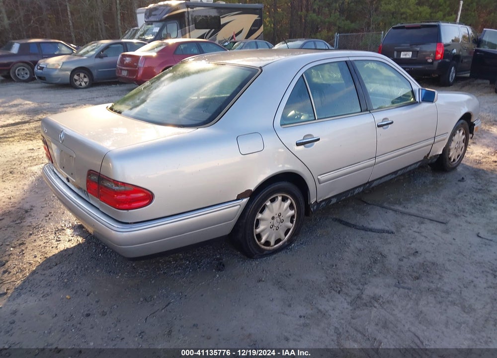 1998 MERCEDES-BENZ E-CLASS BASE (A5) VIN: WDBJF65F5WA566398