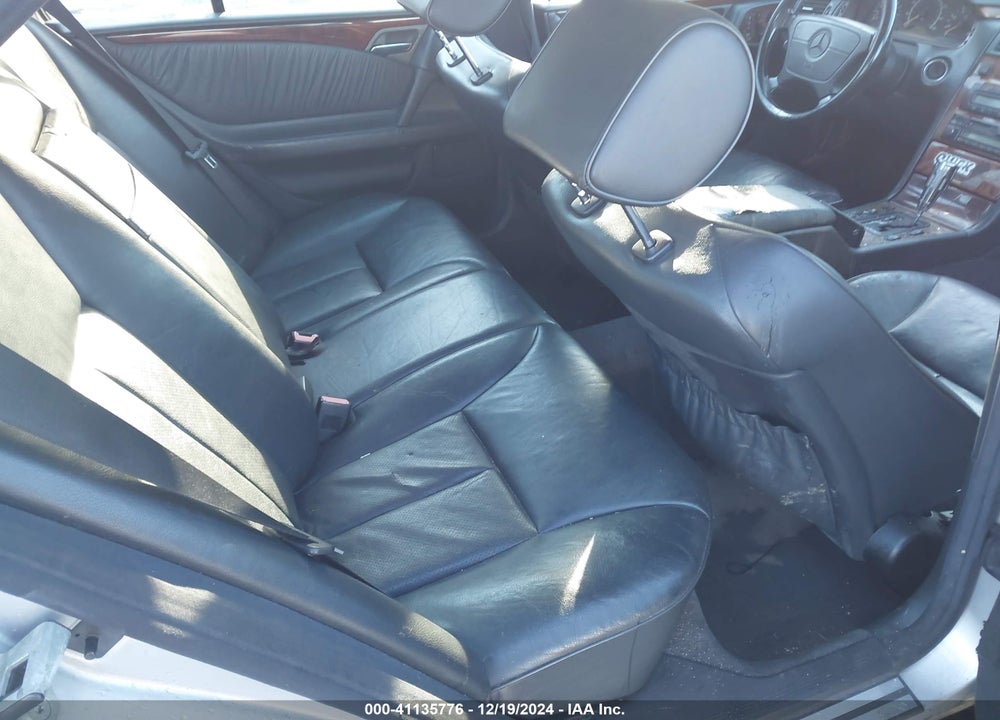 1998 MERCEDES-BENZ E-CLASS BASE (A5) VIN: WDBJF65F5WA566398