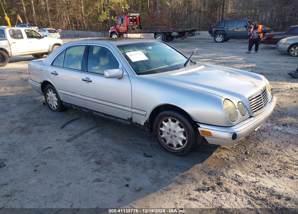 1998 MERCEDES-BENZ E-CLASS BASE (A5) VIN: WDBJF65F5WA566398