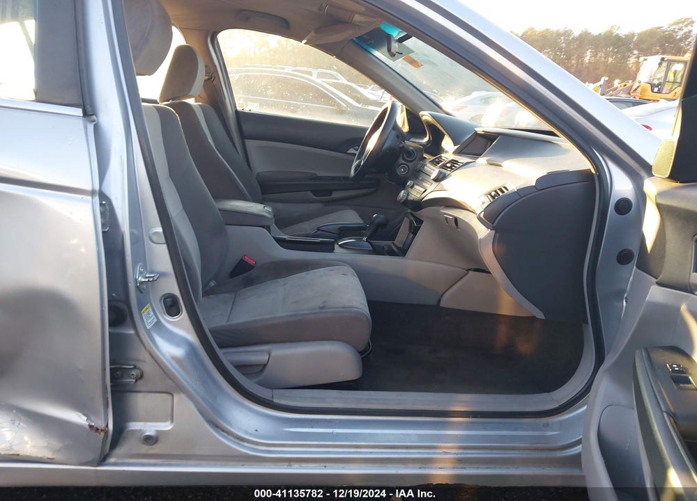 2009 HONDA ACCORD 2.4 LX-P VIN: 1HGCP26409A016240