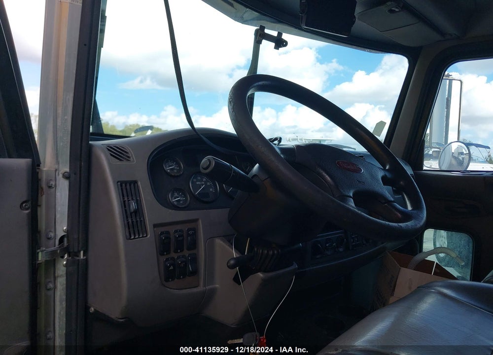 2015 PETERBILT 337 VIN: 2NP2HM6X2FM269585