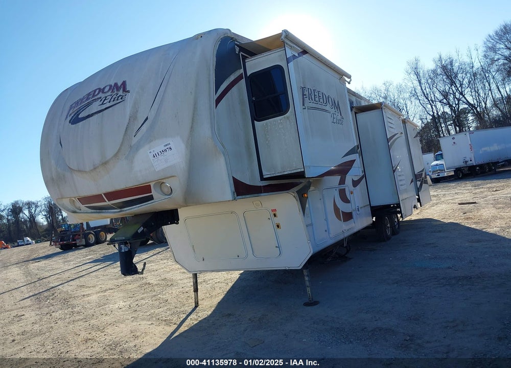 2009 KEYSTONE FREEDOM VIN: 4YDF390269R790112