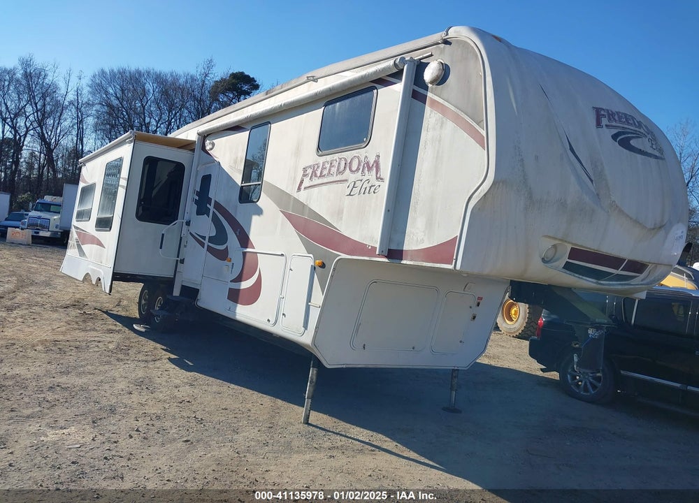 2009 KEYSTONE FREEDOM VIN: 4YDF390269R790112