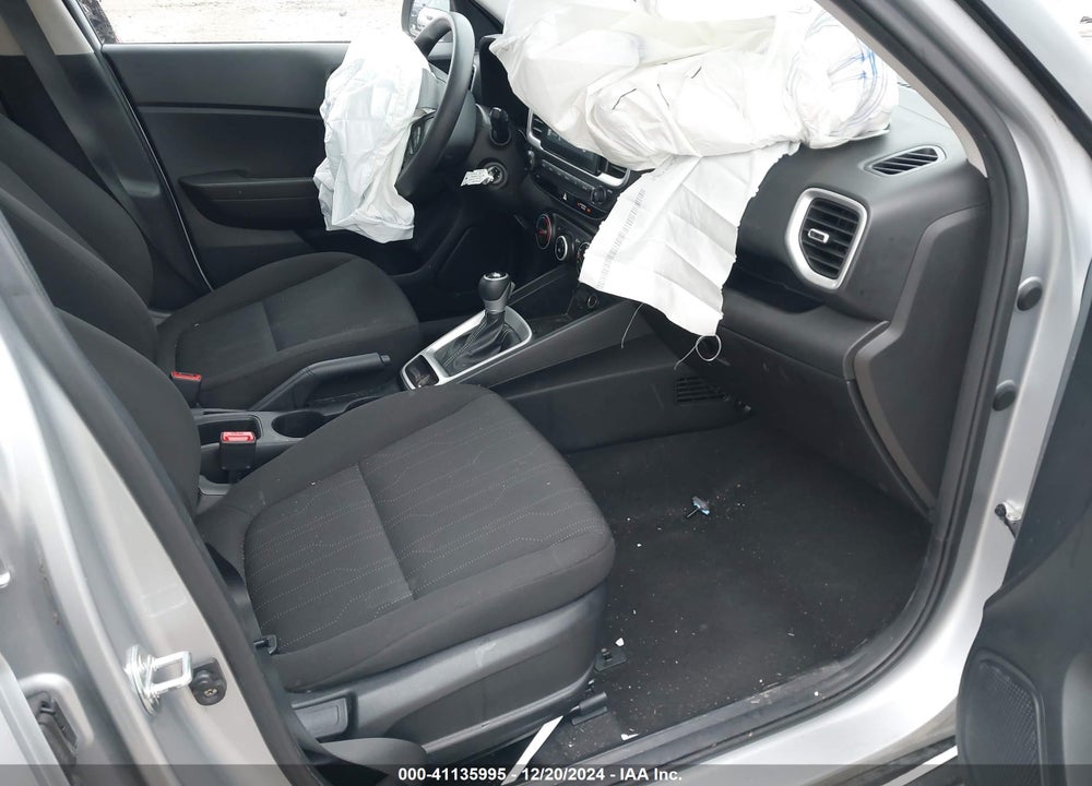 2021 HYUNDAI VENUE SE VIN: KMHRB8A34MU068353