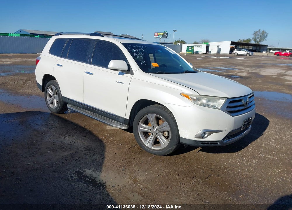 2013 TOYOTA HIGHLANDER LIMITED V6 VIN: 5TDYK3EH5DS136804