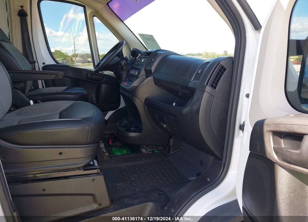 2017 RAM PROMASTER 1500 LOW ROOF 136 WB VIN: 3C6TRVAG9HE520400