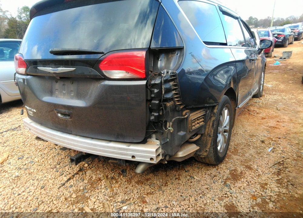 2018 CHRYSLER PACIFICA TOURING L VIN: 2C4RC1BG3JR142977