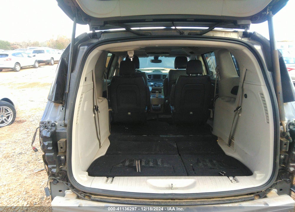 2018 CHRYSLER PACIFICA TOURING L VIN: 2C4RC1BG3JR142977