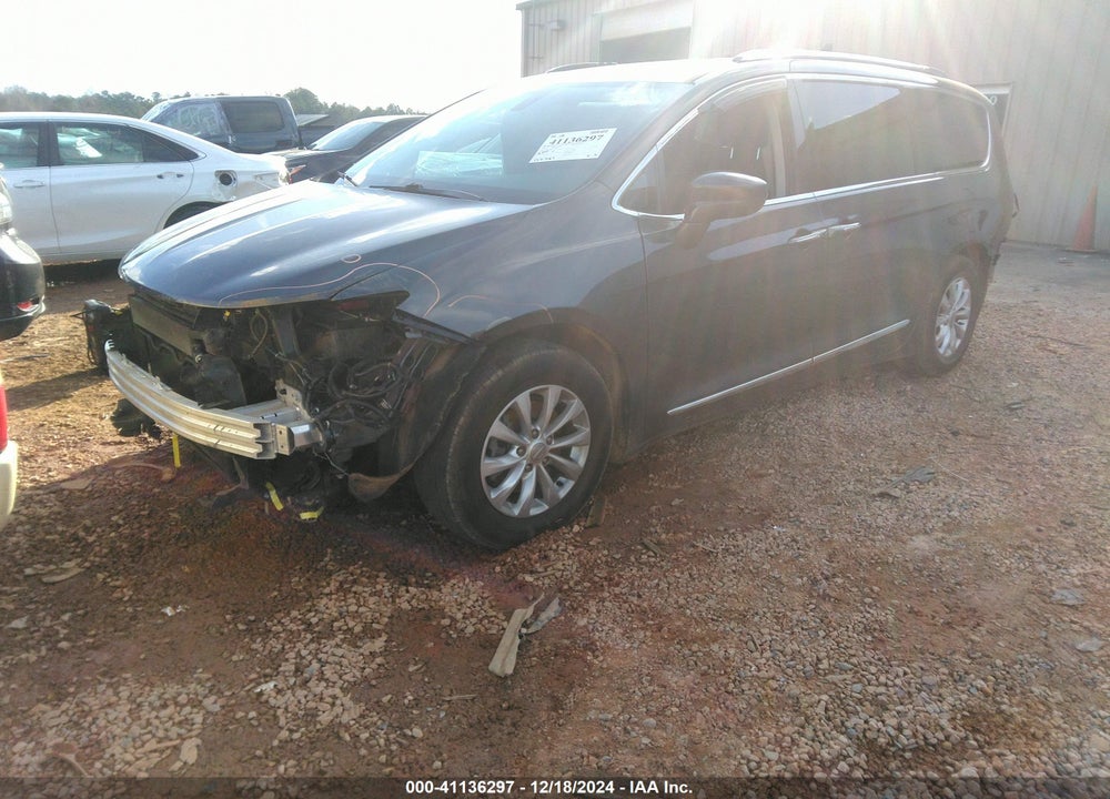 2018 CHRYSLER PACIFICA TOURING L VIN: 2C4RC1BG3JR142977