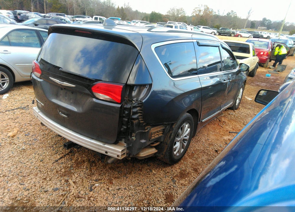 2018 CHRYSLER PACIFICA TOURING L VIN: 2C4RC1BG3JR142977