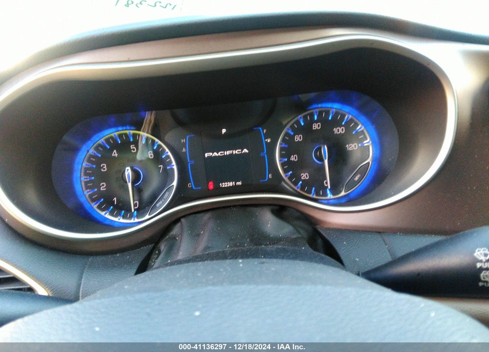 2018 CHRYSLER PACIFICA TOURING L VIN: 2C4RC1BG3JR142977