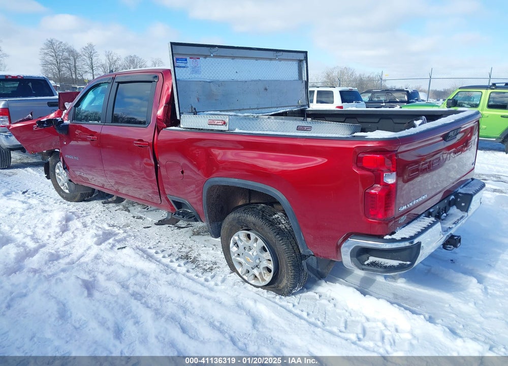 2024 CHEVROLET SILVERADO 2500HD 4WD STANDARD BED LT VIN: 1GC4YNE75RF267237