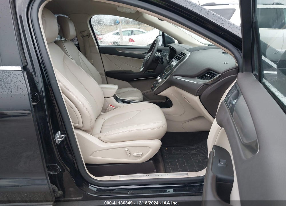 2017 LINCOLN MKC PREMIERE VIN: 5LMCJ1D95HUL45885