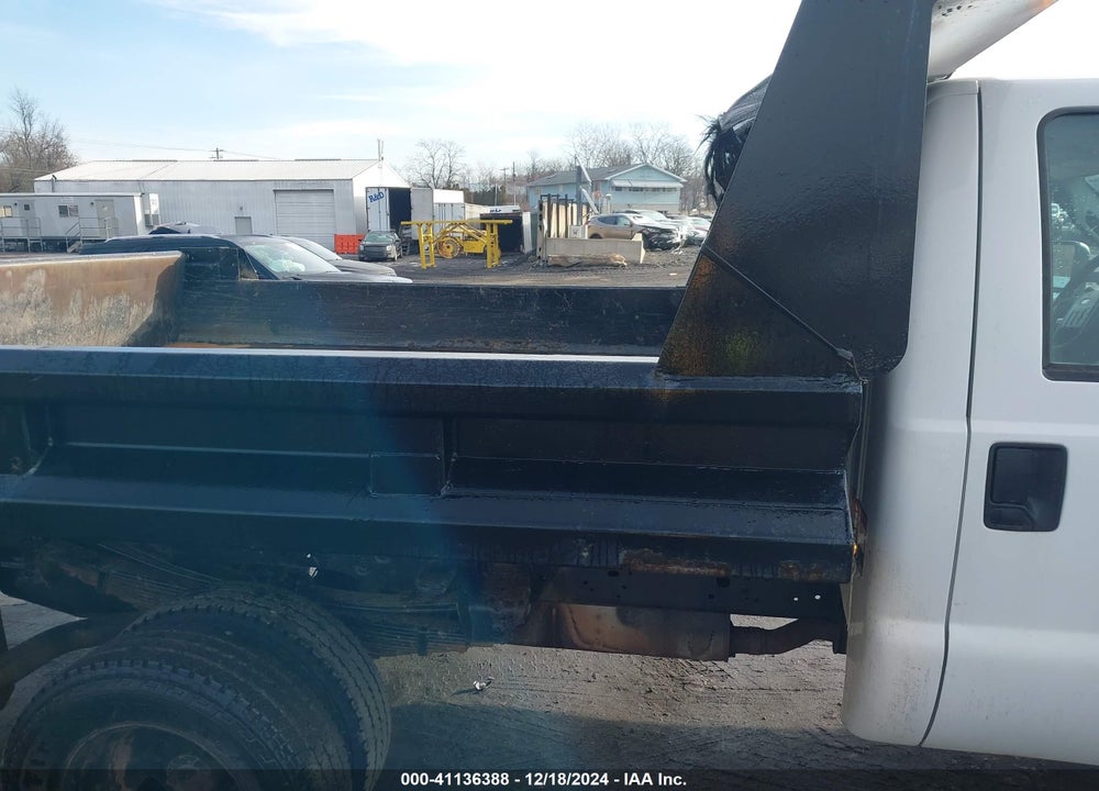 2014 FORD F-350 CHASSIS XL VIN: 1FDRF3H60EEA11361