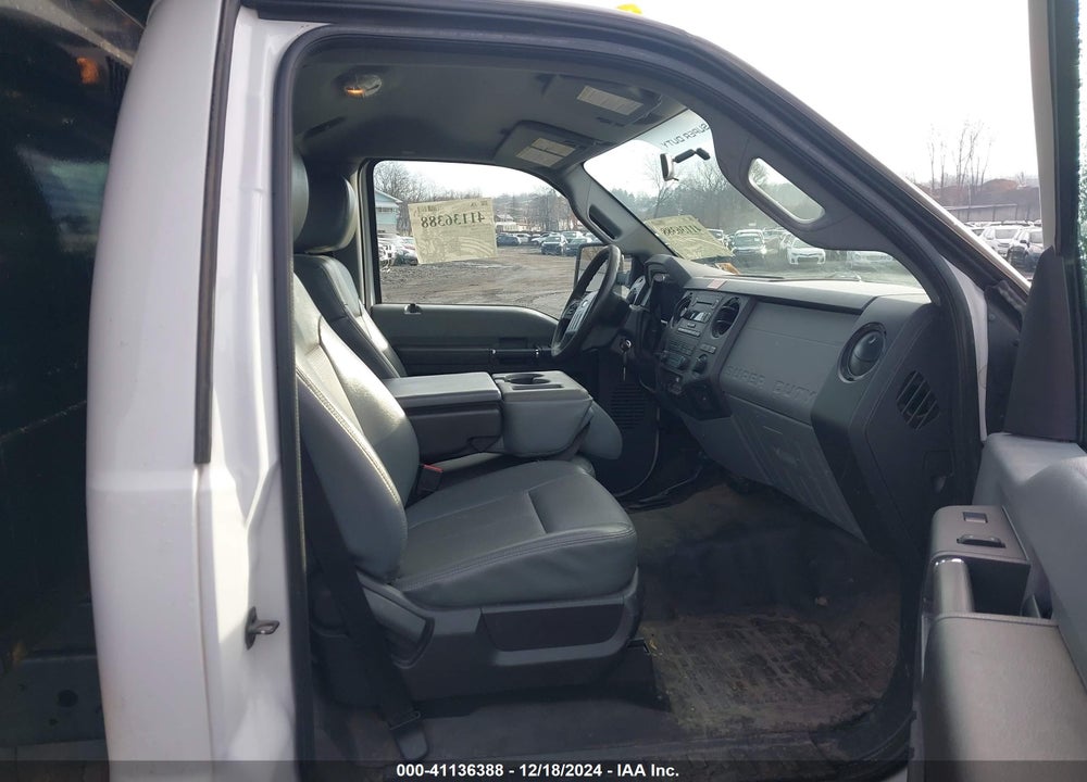 2014 FORD F-350 CHASSIS XL VIN: 1FDRF3H60EEA11361