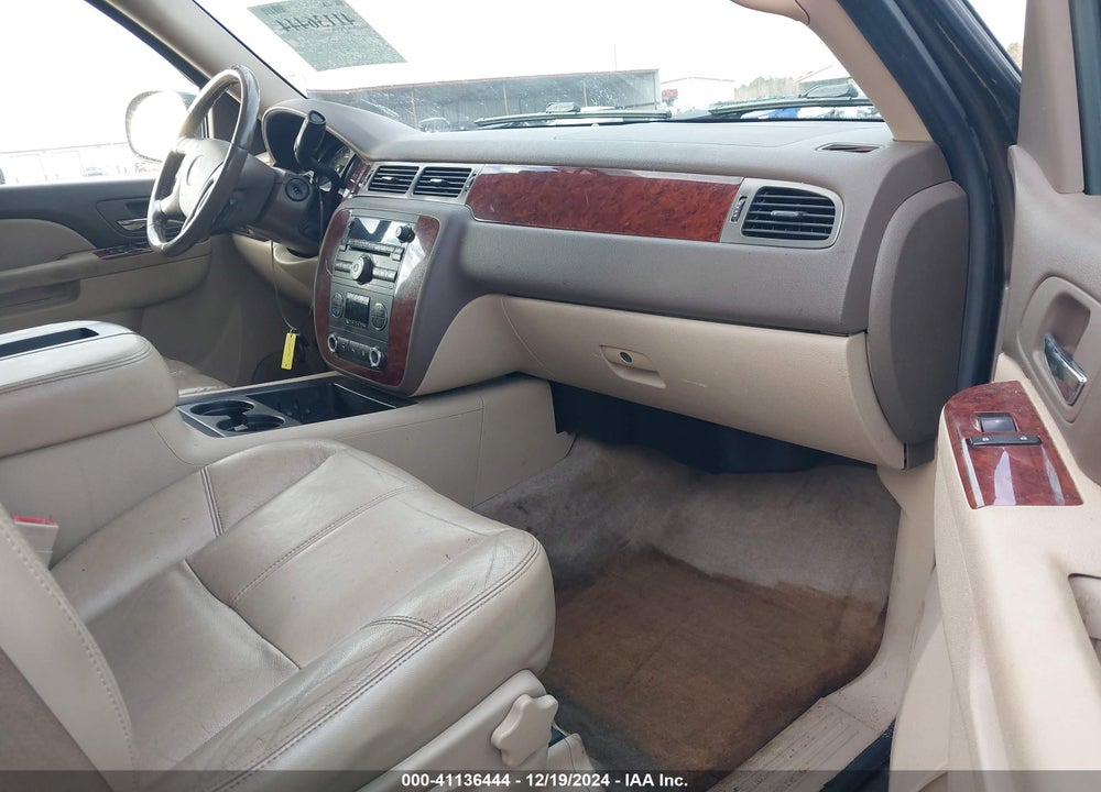 2011 CHEVROLET TAHOE LT VIN: 1GNSKBE08BR233055