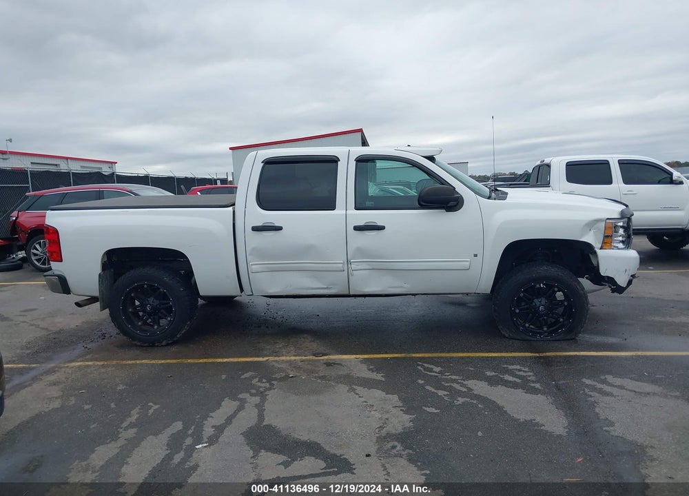 2009 CHEVROLET SILVERADO 1500 LT VIN: 3GCEC23J09G172440
