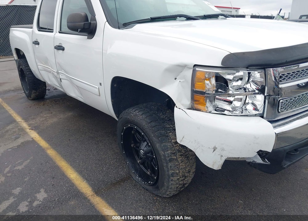 2009 CHEVROLET SILVERADO 1500 LT VIN: 3GCEC23J09G172440