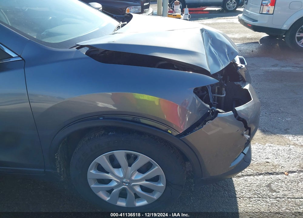 2015 NISSAN ROGUE S VIN: 5N1AT2MT4FC823044