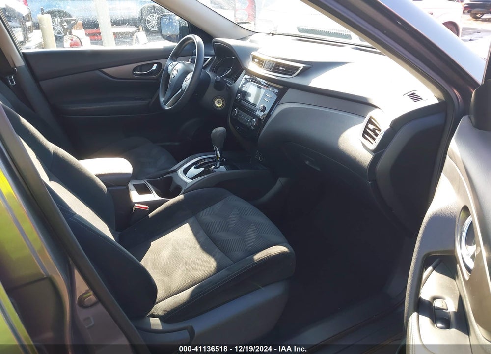2015 NISSAN ROGUE S VIN: 5N1AT2MT4FC823044