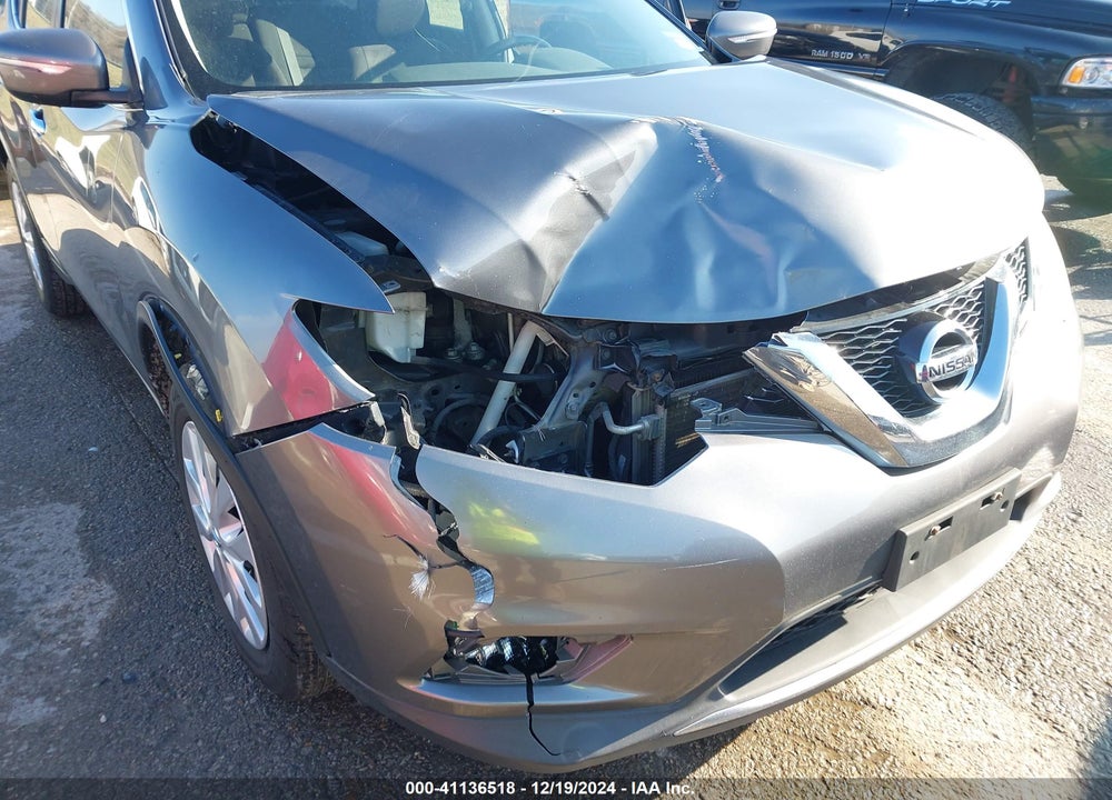 2015 NISSAN ROGUE S VIN: 5N1AT2MT4FC823044