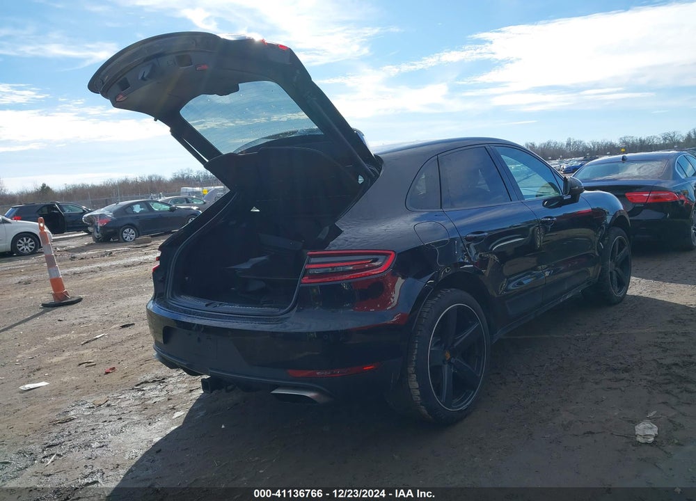 2017 PORSCHE MACAN VIN: WP1AA2A53HLB03199