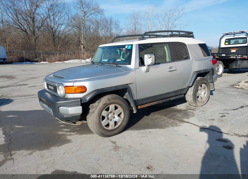 2007 TOYOTA FJ CRUISER VIN: JTEBU11F270083264